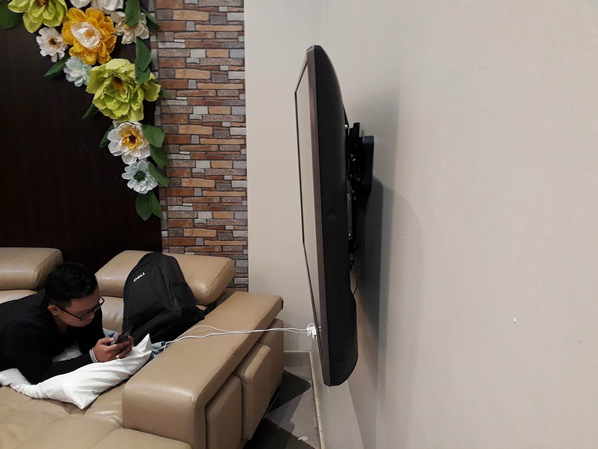 Lắp đặt giá treo tivi tại Hà Nội